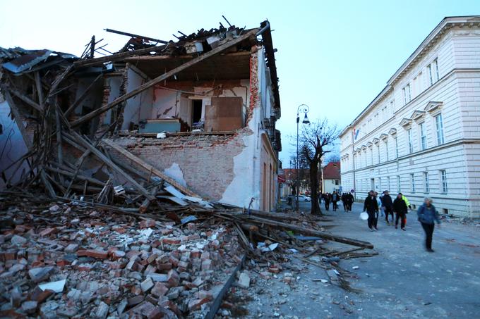 "Glede na to, da je minilo skoraj leto dni od potresov, sem prepričan, da mi ne bo nerodno priti v Petrinjo na dneve hrvaškega potresnega inženirstva 28. decembra," je povedal Horvat. Tam bo predstavil, kaj je vlada naredila v preteklem letu dni in za kaj je porabila nekaj več kot milijardo kun oziroma 130 milijonov evrov. | Foto: Reuters