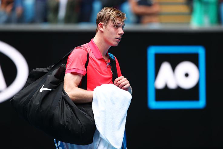 Denis Shapovalov je že v prvem krogu pomahal v slovo. | Foto: Gulliver/Getty Images