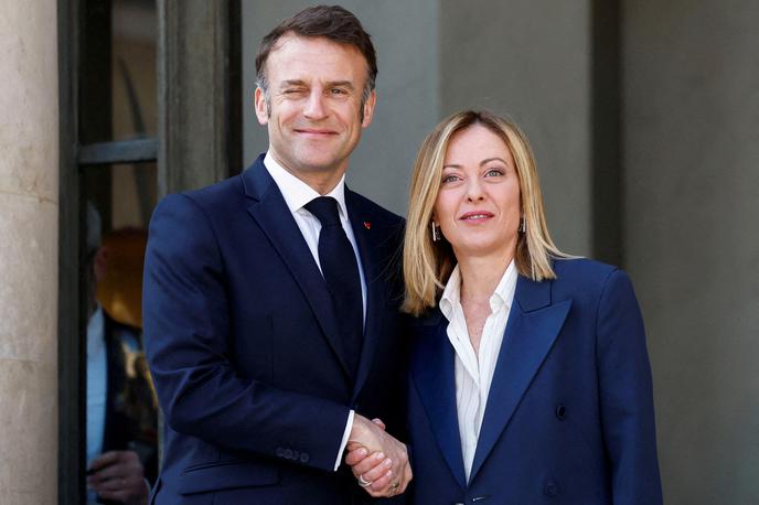 Emmanuel Macron, Giorgia Meloni | "Italija in Francija, predani svoji vlogi ustanovnih članic evropske strukture, želita okrepiti skupno zavezo za bolj suvereno, močnejšo in uspešnejšo Evropo in predvsem za mir," sta v skupni izjavi sporočila po srečanju. | Foto Reuters