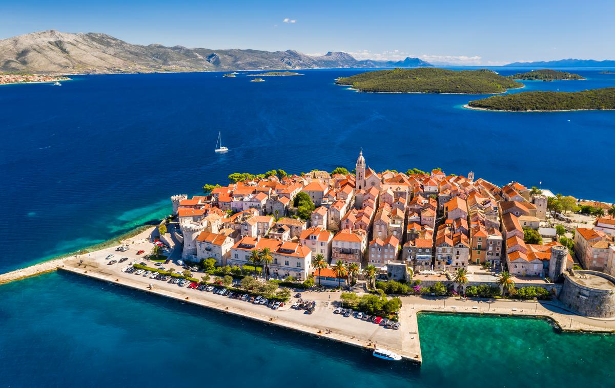 Korčula, Hrvaška | Otok Korčula velja za priljubljeno počitniško zavetišče tudi številnih Slovencev, med njimi pa imajo nekateri tudi v lasti svojo nepremičnino. | Foto Shutterstock