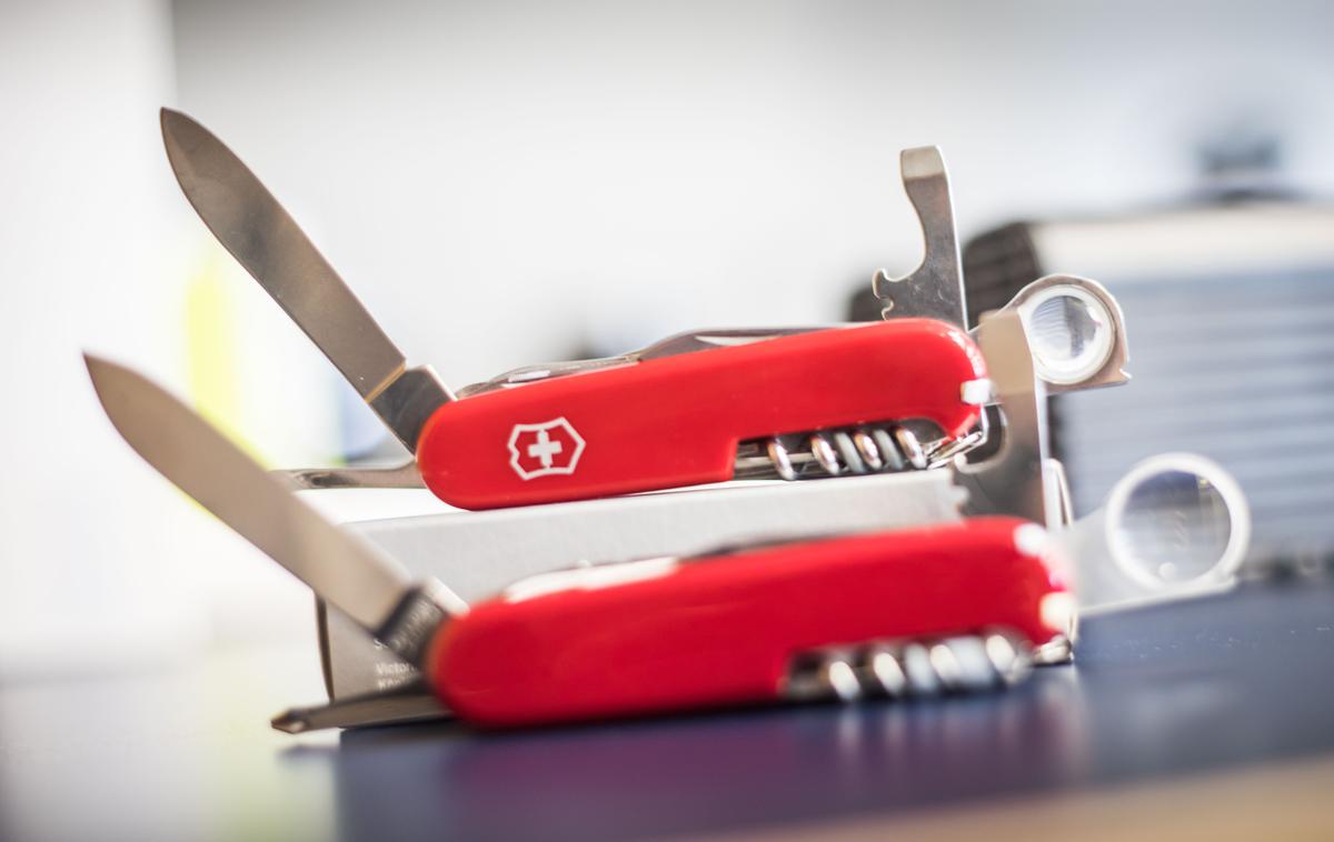 Victorinox žepni noži | Znana švicarska podjetja, ki imajo velik izvoz na ameriški trg, kot so Victorinox, Ricola, Maestrani, Emmi in Thermoplan, se bodo soočila z velikimi težavami. | Foto Guliverimage