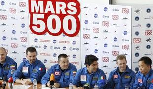 Prvi ruski kozmonavt naj bi stopil na Luno leta 2020