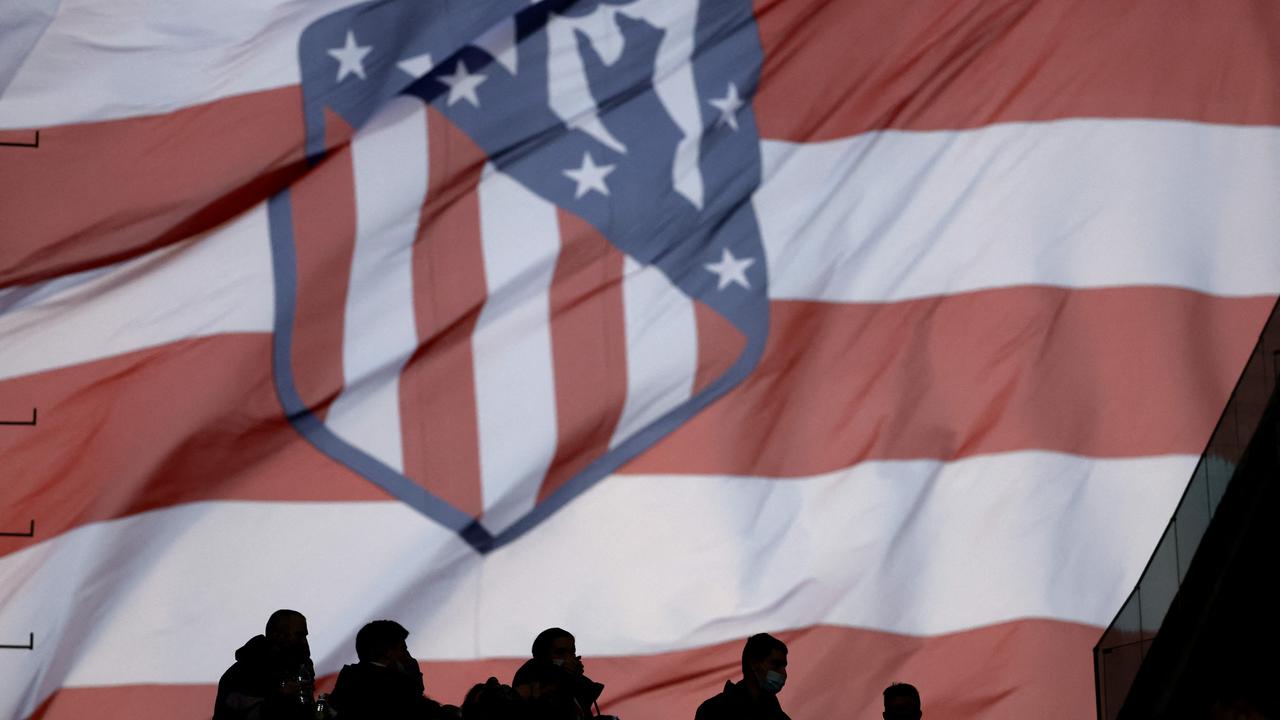 Atletico zavit v črno, Oblakov kapetan izgubil mamo