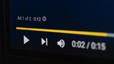 Prihaja še več reklam: je plačilo za YouTube za mnoge le še vprašanje časa?
