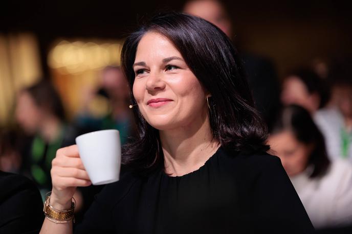 Annalene Baerbock, predsednica Generalne skupščine ZN | "Splošna razprava tega tedna, ki je bila zaznamovana z močno angažiranostjo in strastnimi besedami, je pokazala, da smo sposobni najti moč, da okrepimo skupno vodstvo, najdemo skupne rešitve in se na razpotju odločimo za pravo pot," je dejala Annalene Baerbock, šele peta predsednica Generalne skupščine ZN v njeni 80-letni zgodovini. | Foto Reuters