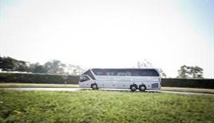 Neoplan starliner L – poslovna cestna križarka najvišjega razreda
