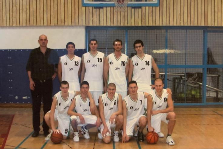 Goran Dragić je do prvih minut prišel v dresu Ilirije (skrajno  levo v spodnji vrsti) | Foto: Osebni arhiv