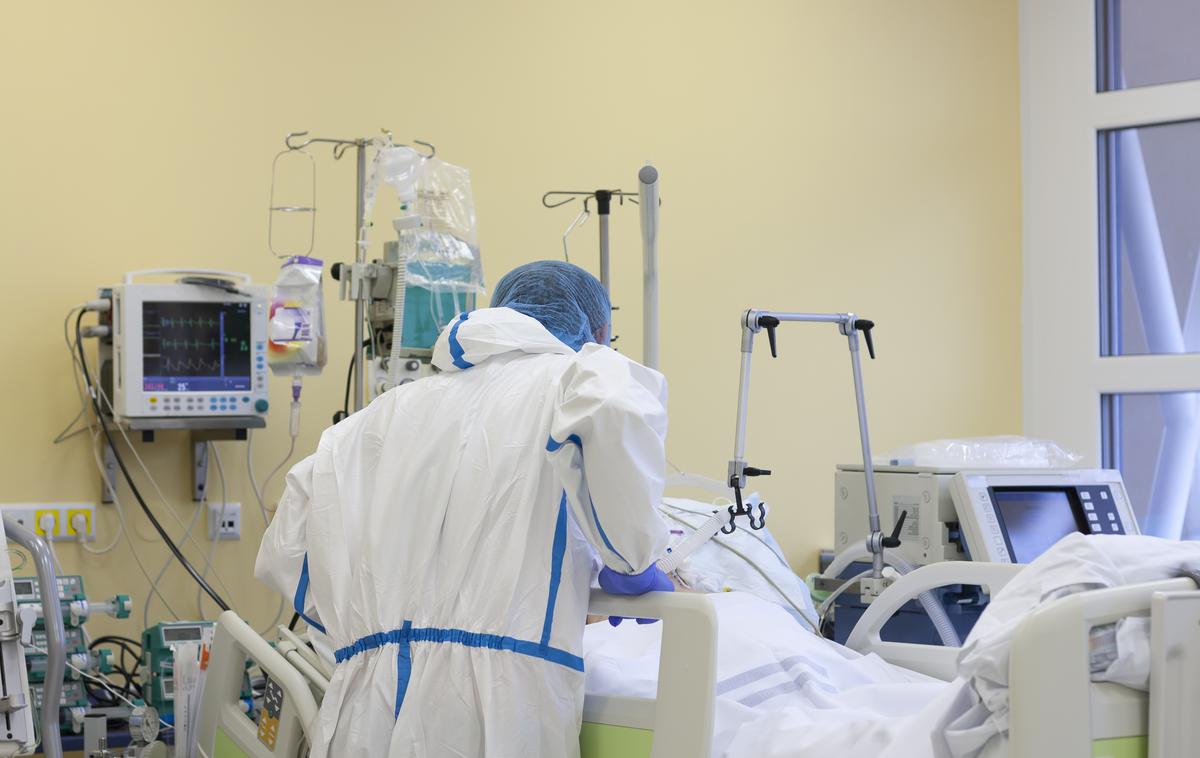 Koronavirus. Cepljenje. Covid-19. PCT. | Bolnišnične kapacitete se polnijo. | Foto Getty Images