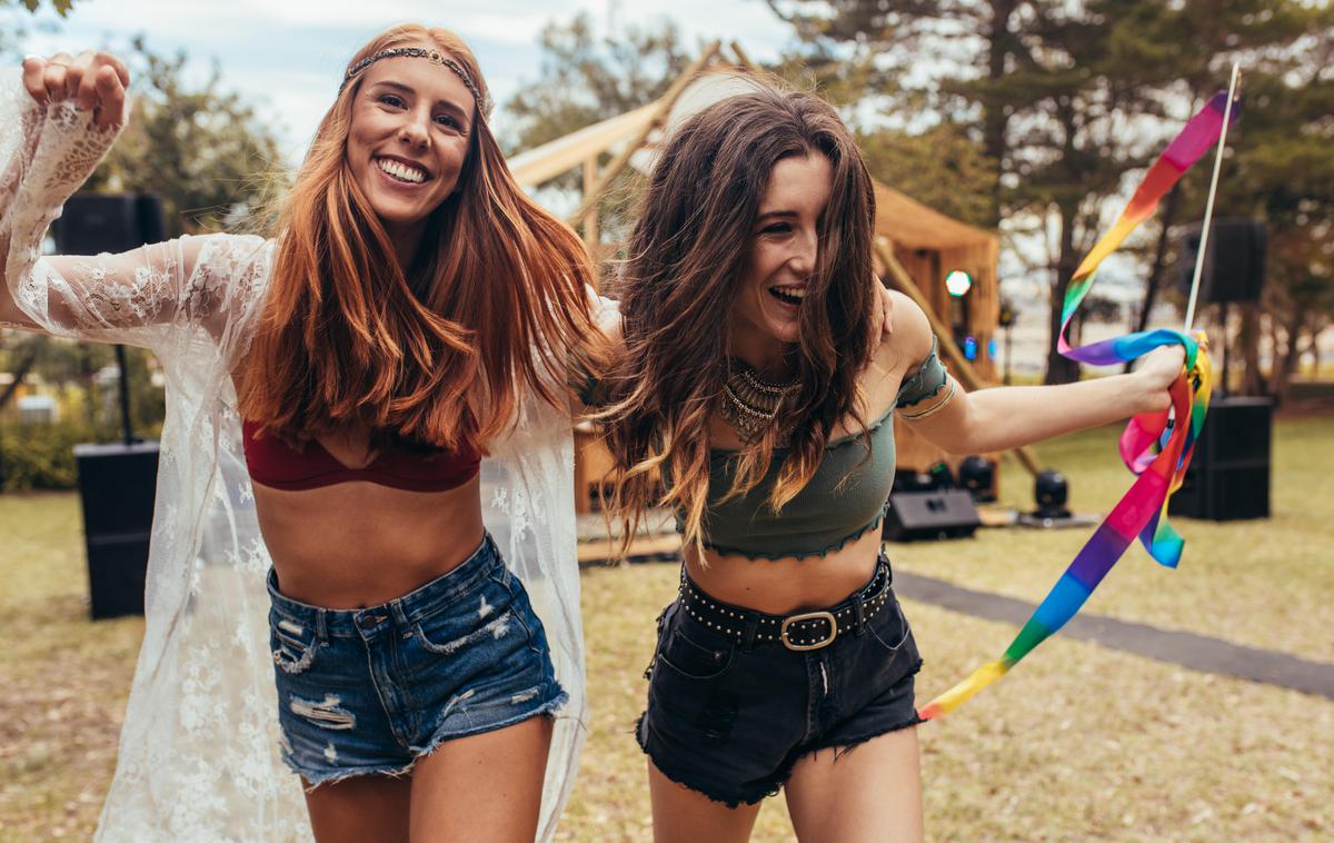 prijatelji, mladi, poletje, festival | Foto Shutterstock