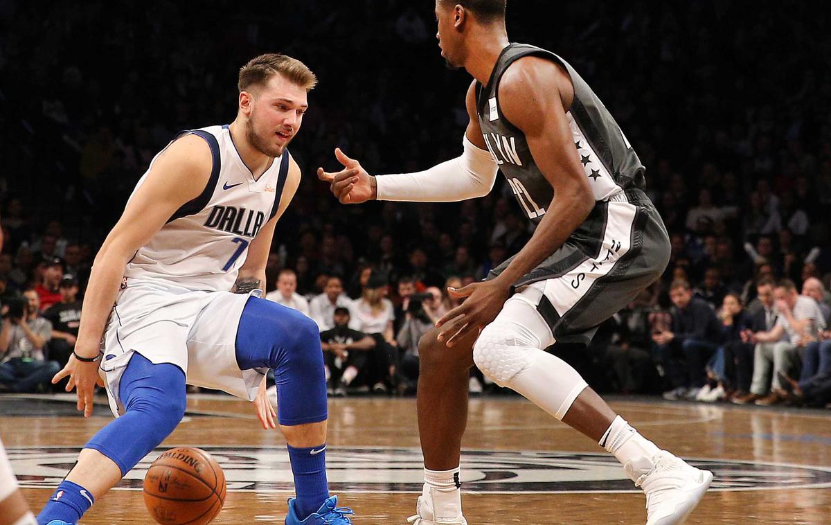 Luka Dončić | Luka Dončić je v dvorani, kjer je bil lani izbran na naboru lige NBA, dosegel 16 točk in izkusil najvišji poraz v dresu Dallasa v tej sezoni. | Foto Reuters