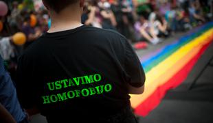 V Sloveniji kar 80 zakonov, diskriminatornih do istospolnih parov (video)