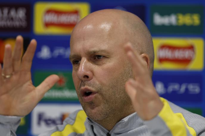 Arne Slot | Trener Liverpoola Arne Slot lahko danes, če bo izgubil v Frankfurtu, postane prvi trener rdečih po 72 letih, ki bi nanizal pet porazov. | Foto Reuters