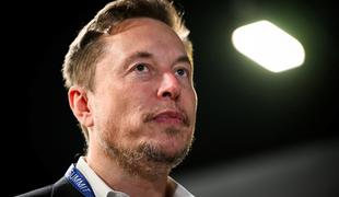 Elon Musk sprejel vabilo: prihaja k sosedom