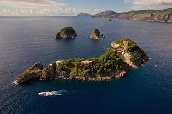 Na prodaj trije italijanski otoki