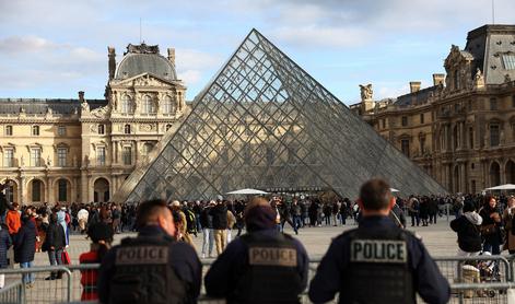 V rop v Louvru vpletena tudi ženska?