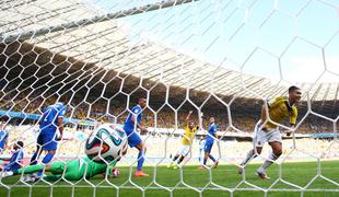 Grki niso bili zreli za spopad s kolumbijskim nogometnim strojem