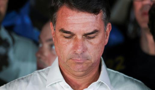 Bolsonaro po porazu na volitvah ne sme zapustiti Brazilije