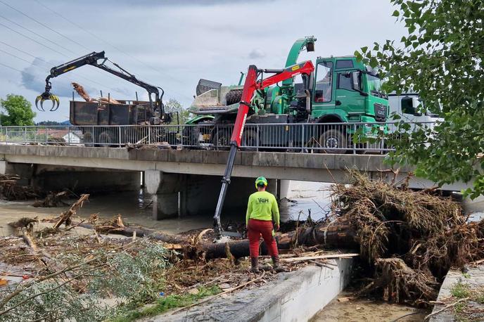 poplave, intervencija | Sanacija po katastrofalnih poplavah, ki so Slovenijo prizadele v začetku avgusta, bo stala več milijard evrov. | Foto STA