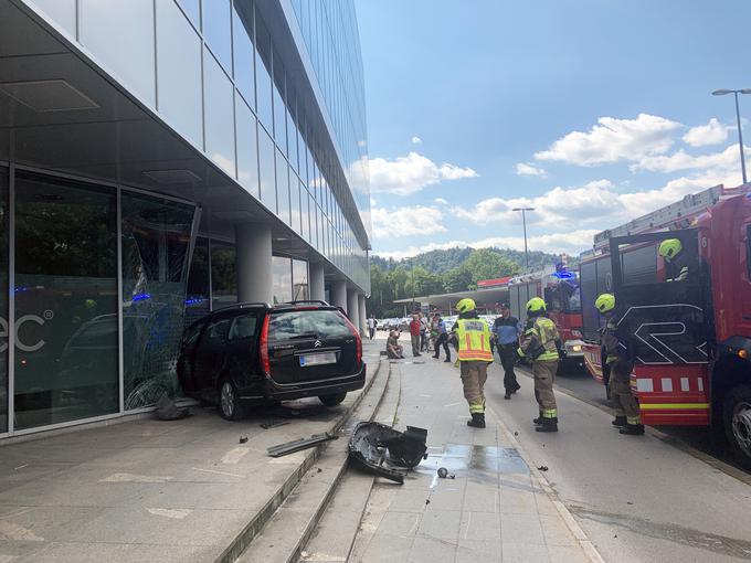 nesreča Tivolska cesta GB Ljubljana avto | Foto: STA ,