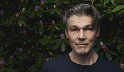 Legendarni frontman ima Parkinsonovo bolezen, diagnozo je več let skrival
