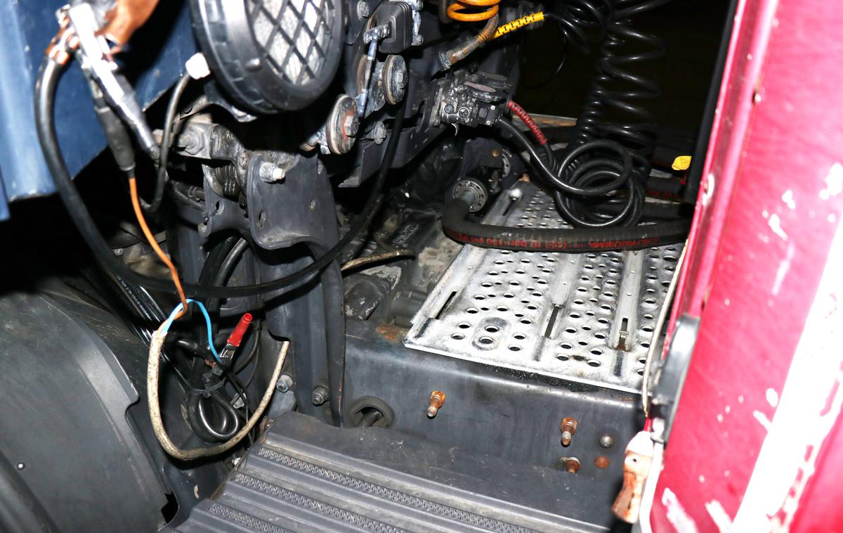 tovornjak gorivo kraja | Tovorno vozilo so zaustavili v Grabonošu, v njem pa so našli črpalko in pribor za črpanje goriva. | Foto PU Murska Sobota