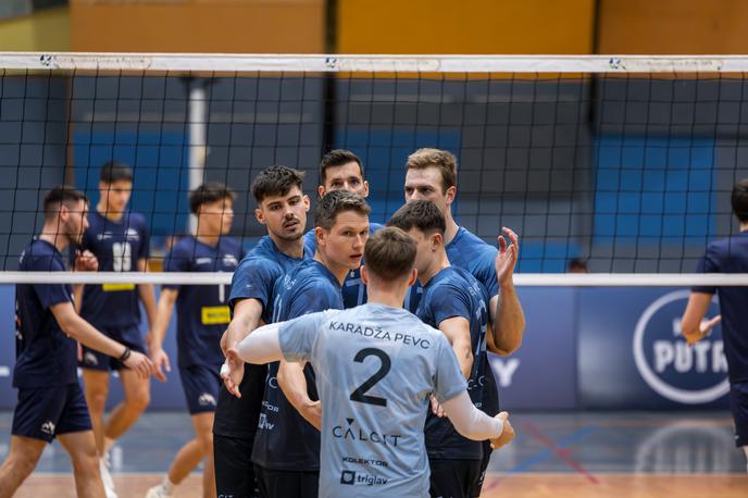 Calcit Volley | Kanalci gostijo Novomeščane. | Foto Jan Uršič