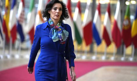 Komisarka: Preprečevanje tveganih splavov je vprašanje javnega zdravja