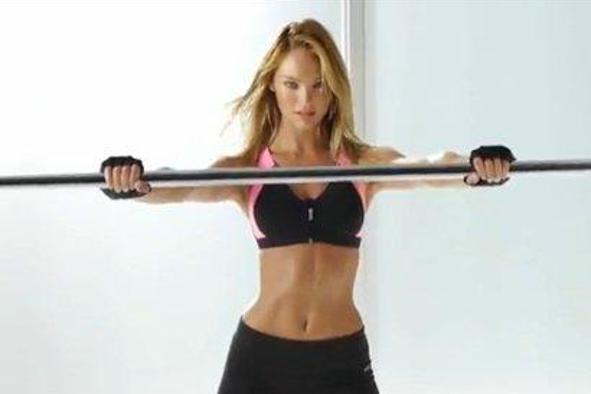 Preznojite se s športno kolekcijo Victoria's Secret 