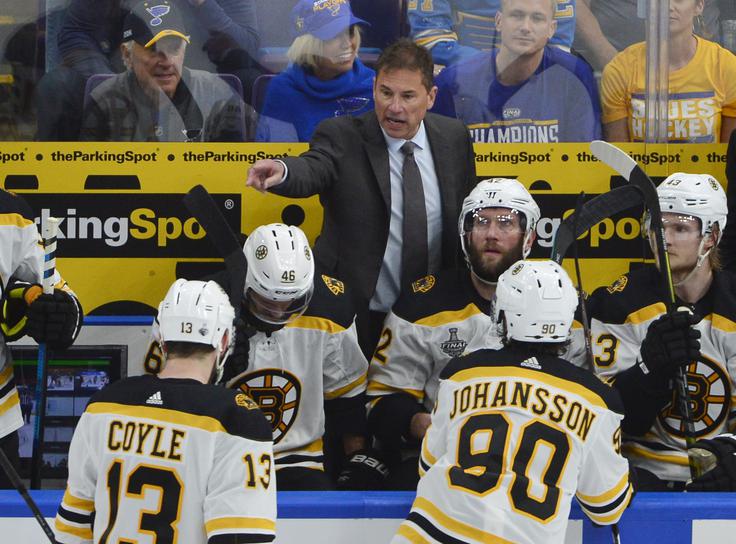 Trener Boston Bruins Bruce Cassidy je bil zelo ponosen na kapetana: Sam se je odločil, da bo igral. To je bilo zelo navdohujoče za ekipo, velika spodbuda. | Foto: Reuters