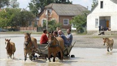 Poplave v Romuniji, Ukrajini in na Japonskem