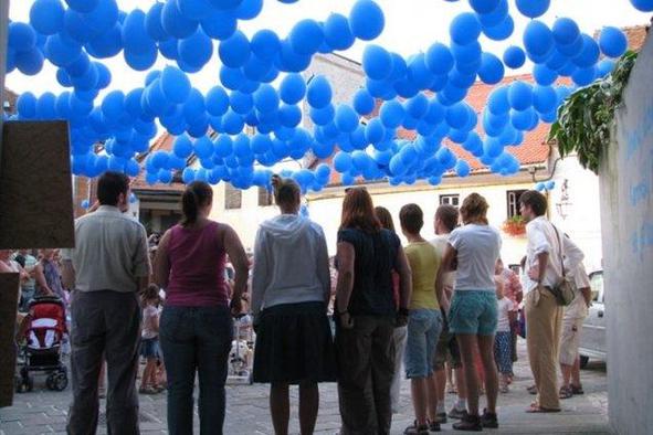 Začenja se Kamfest