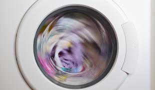 Kako počistiti pralni stroj, da bo spet kot nov