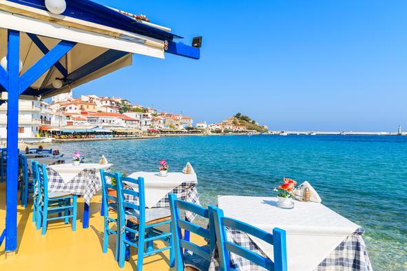 Grki (in ne samo oni) upajo, da bodo začeli sprejemati turiste sredi maja