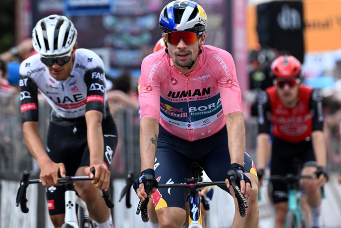 Primož Roglič obdaril Italijo, izguba majice ga ni ganila