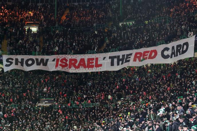 Celtic Navijači Izrael | Sporočilo navijačev Celtica "Pokažite Izraelu rdeči karton", ki so ga razvili v začetku leta na tekmi lige prvakov proti Bayernu. | Foto Guliverimage