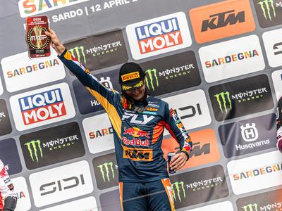 Kakšne besede o Lucasu Coenenu: Ne bi mu mogel slediti niti Jett Lawrence!