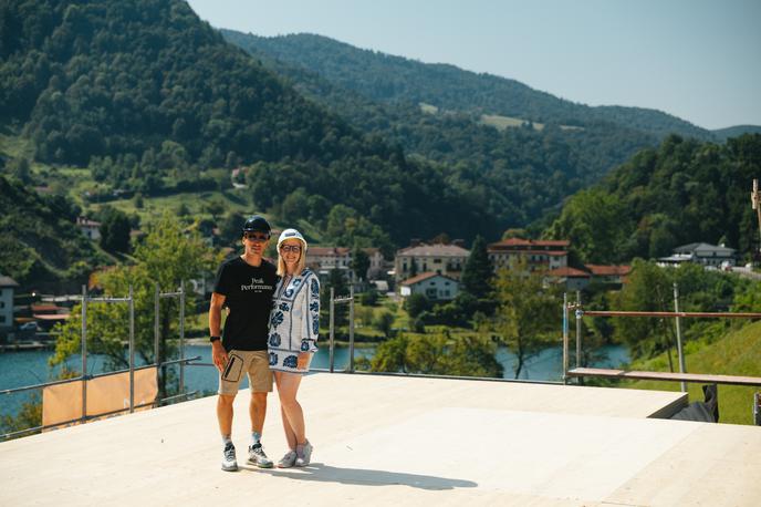 Marles Maribor | Kanuist na divjih vodah Luka Božič s partnerko Tajo sta investitorja v gradnjo butičnega in trajnostno zasnovanega hotela TU'LIE v Mostu na Soči. | Foto Marles Maribor