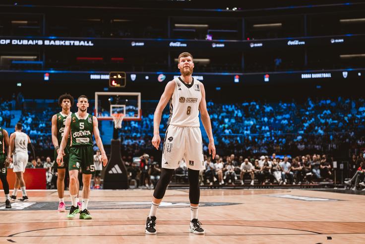 Davis Bertans je v prvem polčasu dosegel devet točk. | Foto: Dubai Basketball