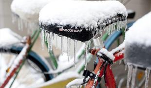 Razmere se bodo poslabšale. Padlo bo do 30 centimetrov snega. (foto in video)