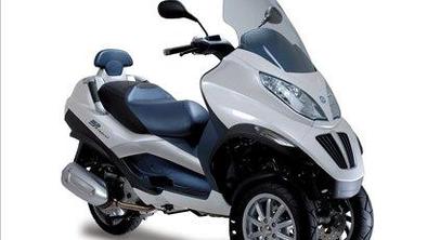 Piaggio MP3 hybrid