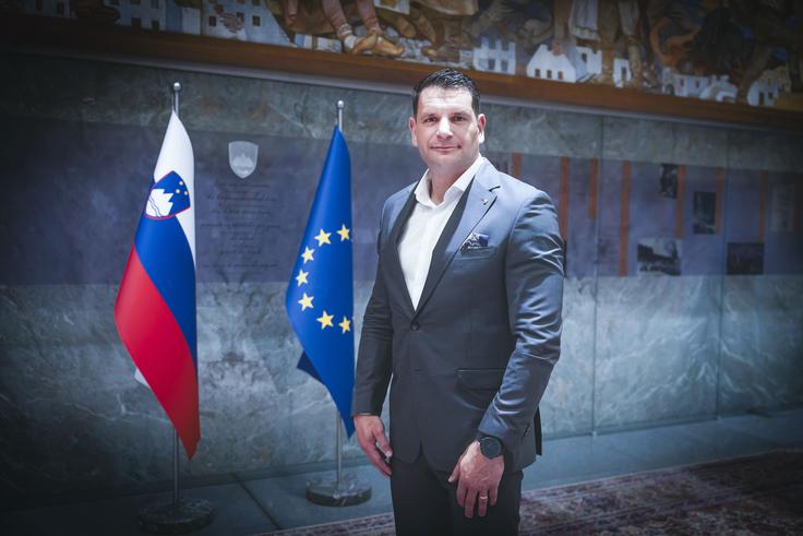  "Težko sam ocenjujem sebe, ampak večina mi priznava, da se nisem spremenil niti za las," o sebi pravi Stevanović.  | Foto: Ana Kovač