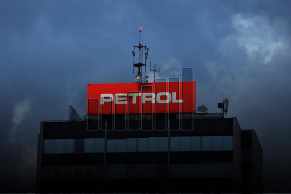 Kdo je srbski posrednik, ki je Petrol tožil za milijone?