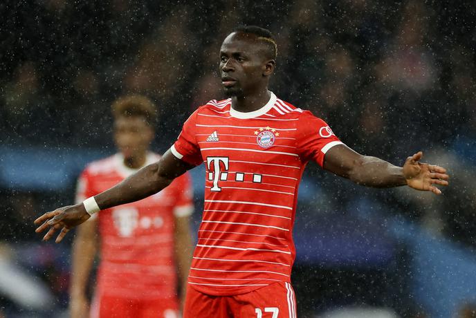 Mane zaradi spora s soigralci suspendiran