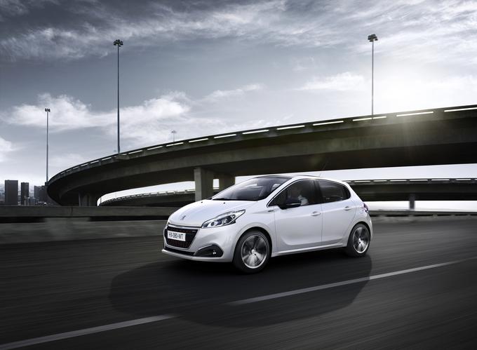 Peugeot 208 TO GO - s klimo, prostoročnim telefoniranjem in tempomatom pripravljen, da ga parkirate domov. | Foto: 