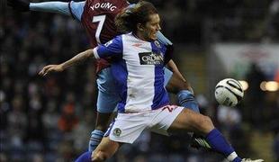 Aston Villa in Manchester City s prednostjo