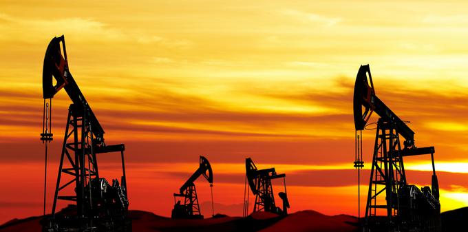 nafta zemeljski plin bencin dizel | Foto: Shutterstock