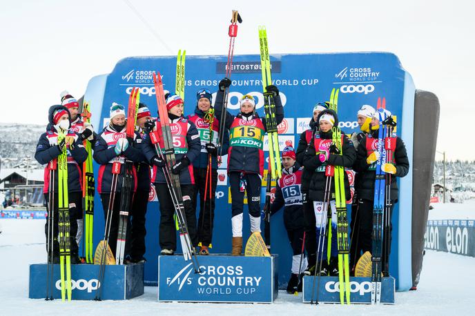 Lotta Udnes Weng mešana štafeta, smučarski tek |  Druga norveška ekipa je zmagovalka mešane štafete 4 x 5 km za svetovni pokal v smučarskem teku v domačem Beitostoelnu | Foto Guliverimage