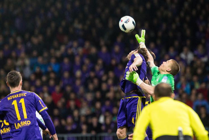 Do zdaj je branil na treh večnih derbijih proti Mariboru, a zmage še ni dočakal. | Foto: Urban Urbanc/Sportida