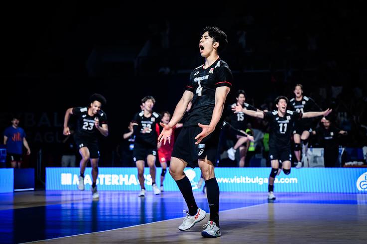 Japonci so po petih setih strli Francoze. | Foto: Volleyball World