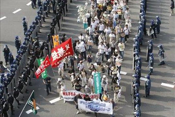 Protesti na Japonskem pred vrhom G-8